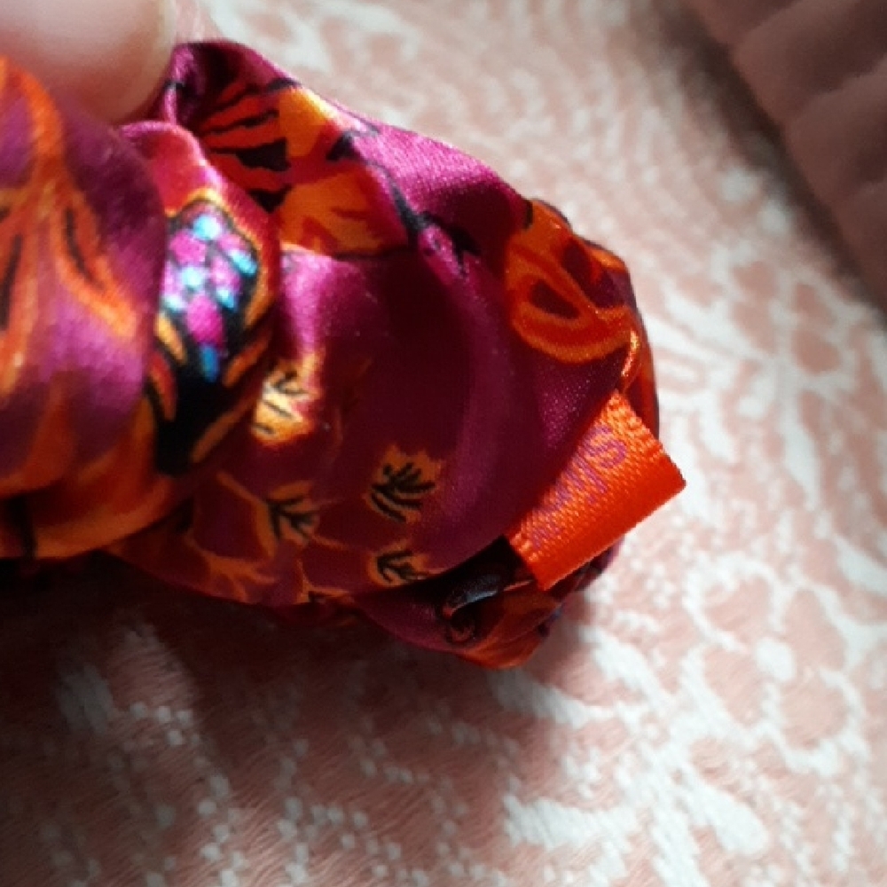 Slip Silk Large Scrunchie - Limited Edition - Picture 3 of 6